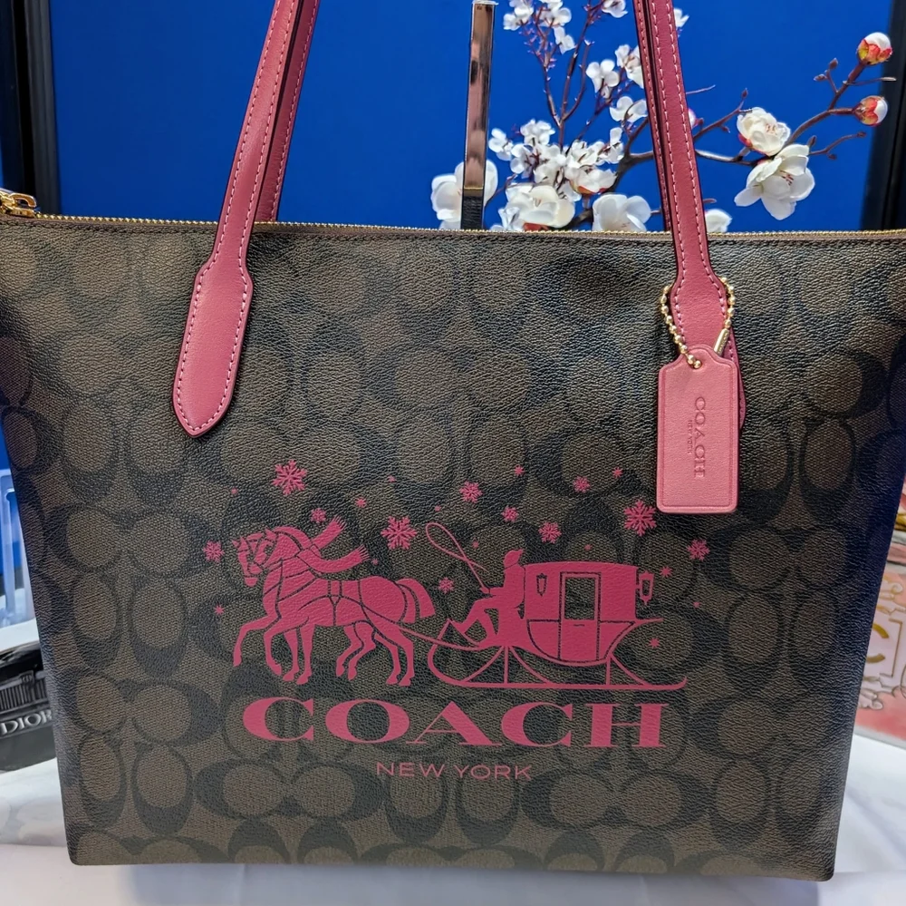 Coach Signature Canvas Zip Tote With Horse And Carriage